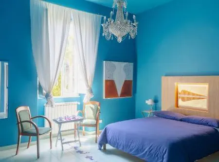 Tarshito Gallery House Guest house *