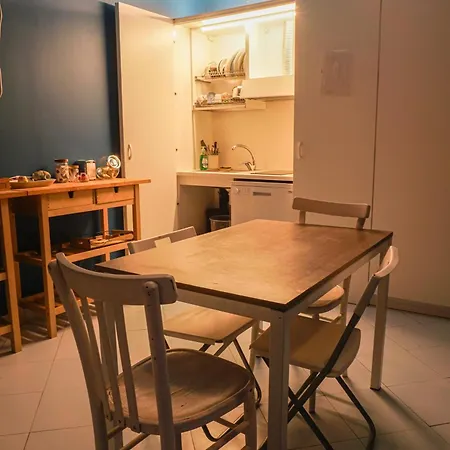 Tarshito Gallery House 招待所