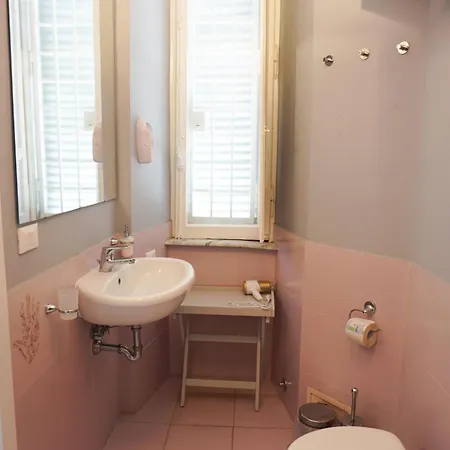 Tarshito Gallery House 招待所 罗马