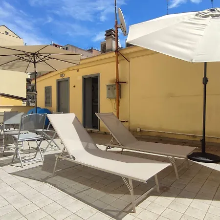 Tarshito Gallery House Maison d'hôtes