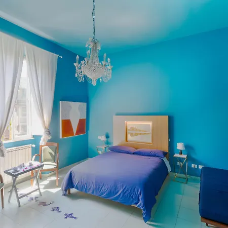 Tarshito Gallery House Maison d'hôtes 4*