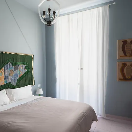 Tarshito Gallery House 4*