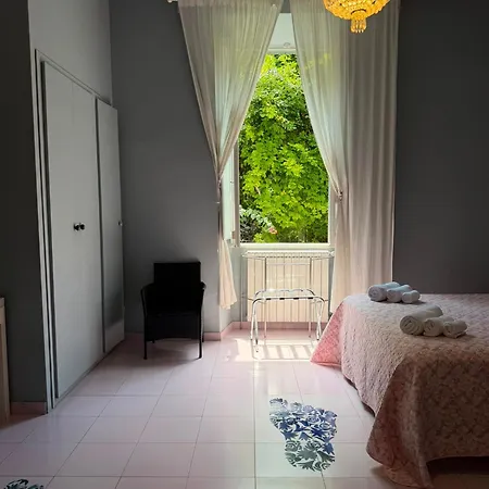 Tarshito Gallery House 4*