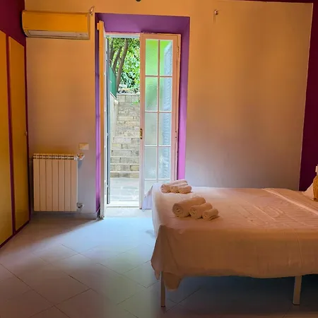 Tarshito Gallery House 4*