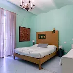 Gasthuis Tarshito Gallery House 4*