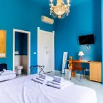 Tarshito Gallery House 4*